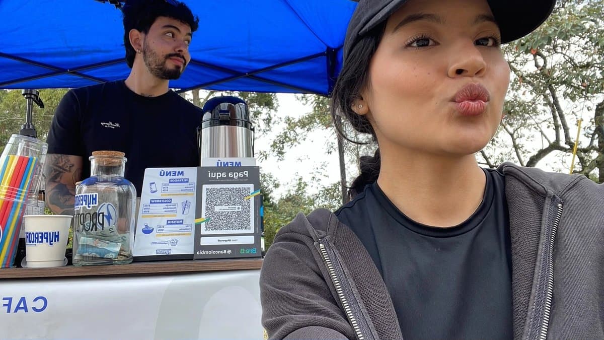 El equipo de Hypercoff en la carpa